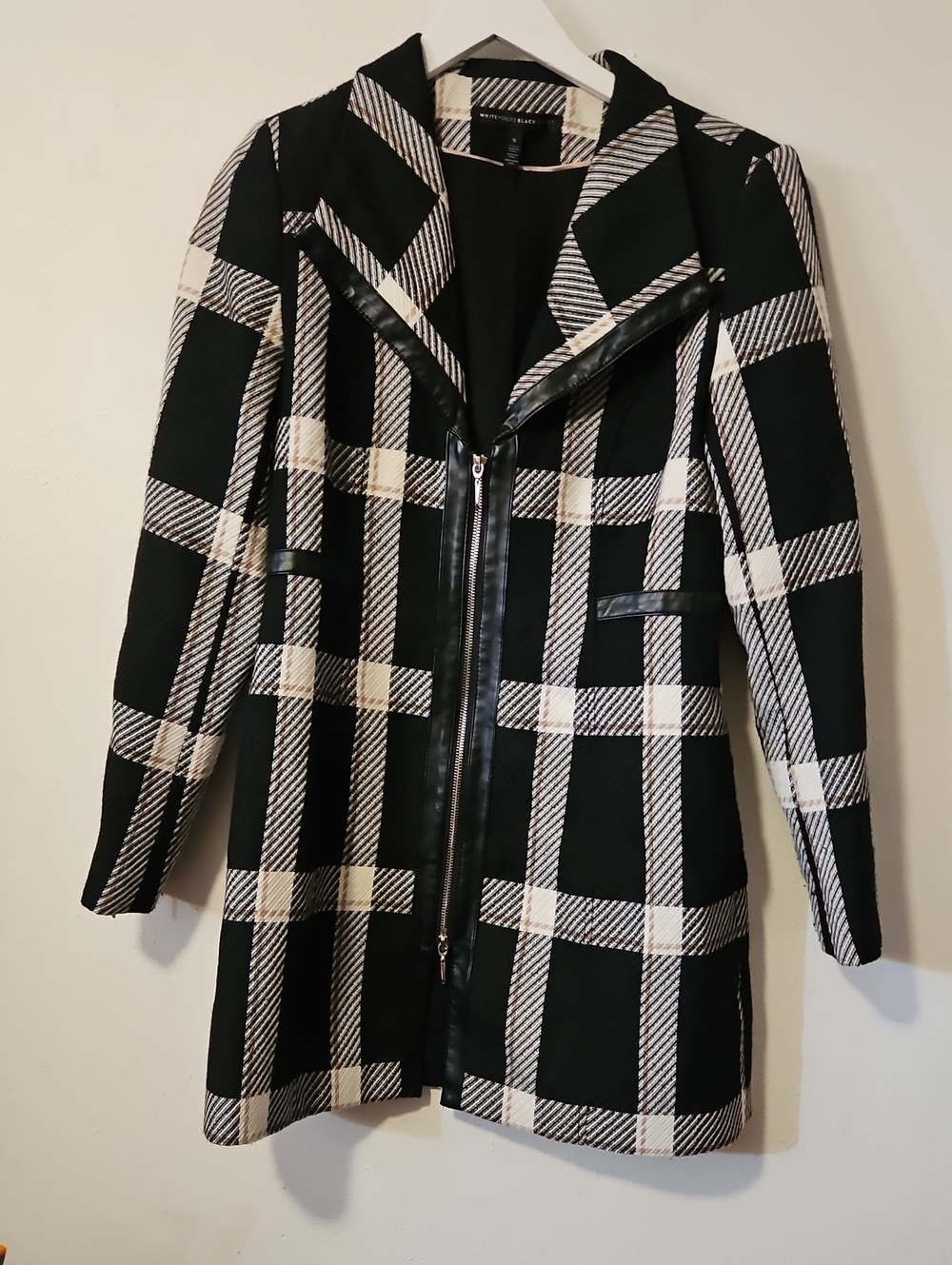 White HOUSE BLACK MARKET Black & White Plaid Zip-Front Women's Coat